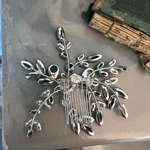 Stunning Ellee Couture emerald green crystal bridal promo hair comb. main image 2